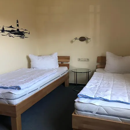 Reetdachhaus Weissdorn 1 * Puddemin